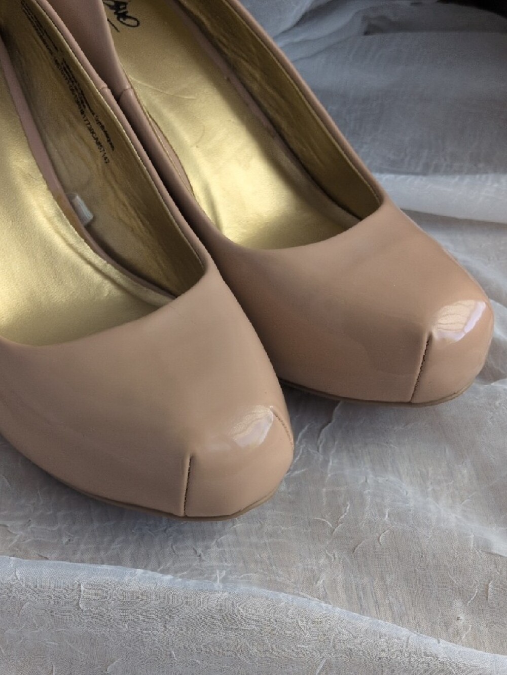 Mossimo Supply Co. Women's Patent Nude/Taupe Round-Toe Heels - Picture 3 of 8
